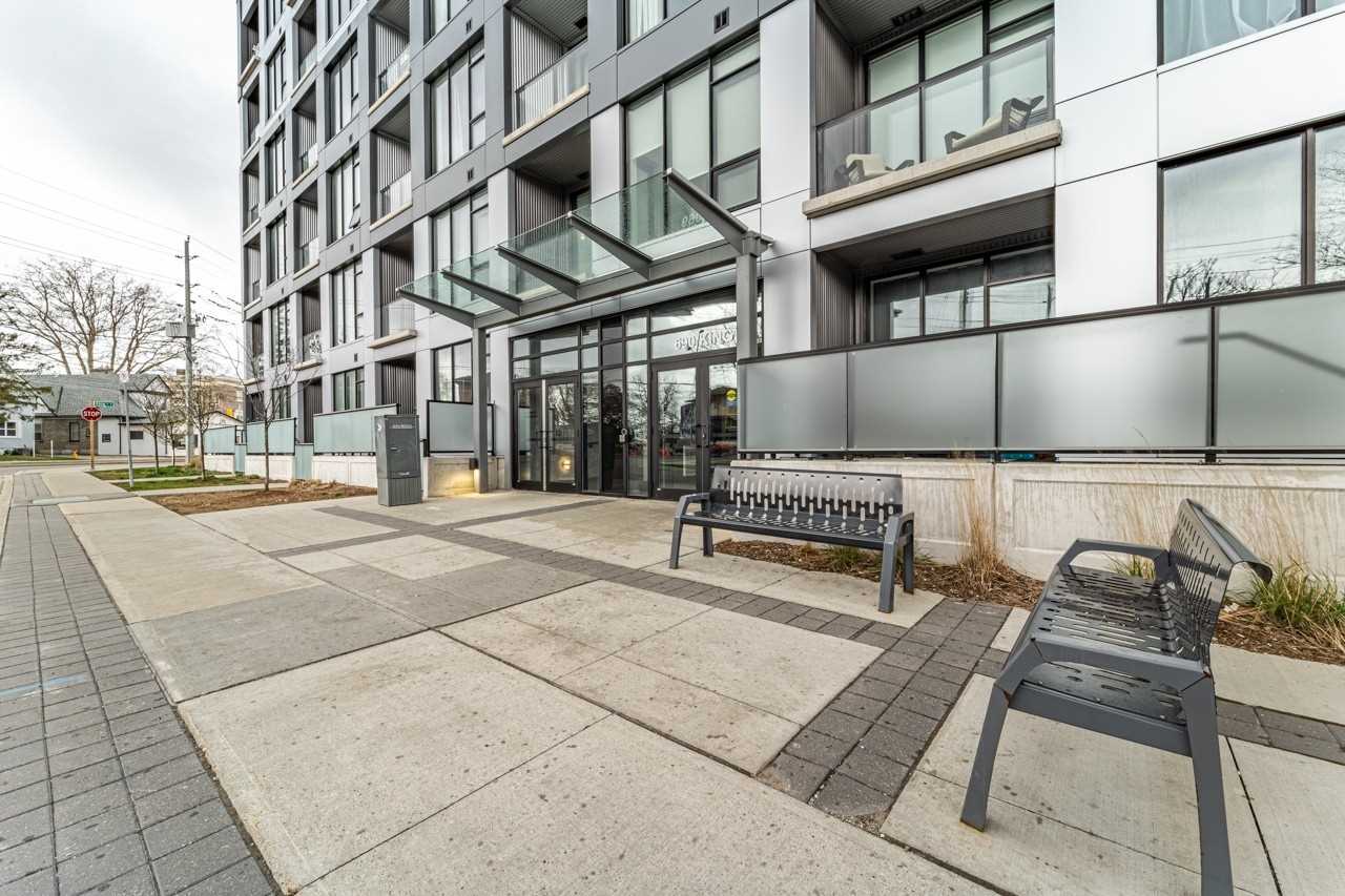 690 King Street W, Midtown Lofts, Entrance