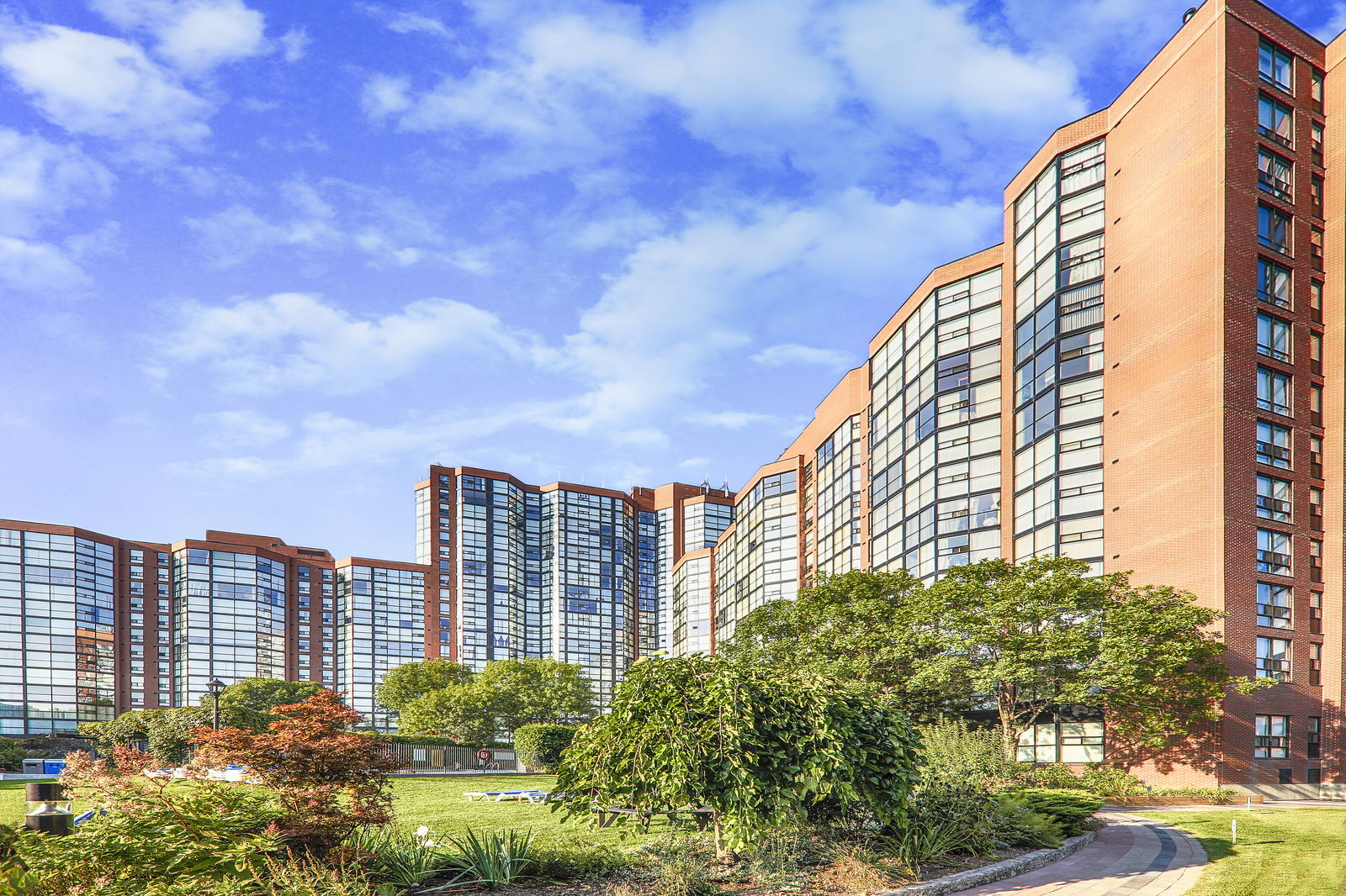 Exterior — The Summit Condos, Downtown, Toronto