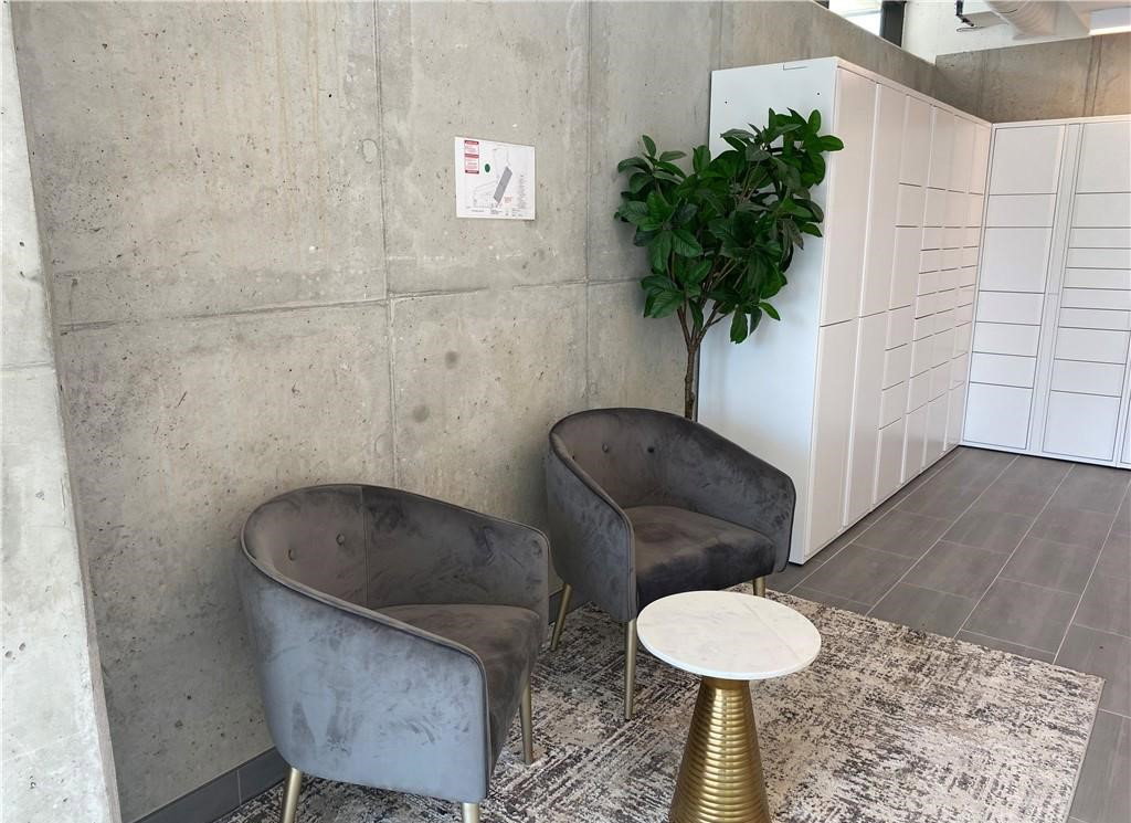 270 Spadina Road E, Woodside Terraces, Lobby