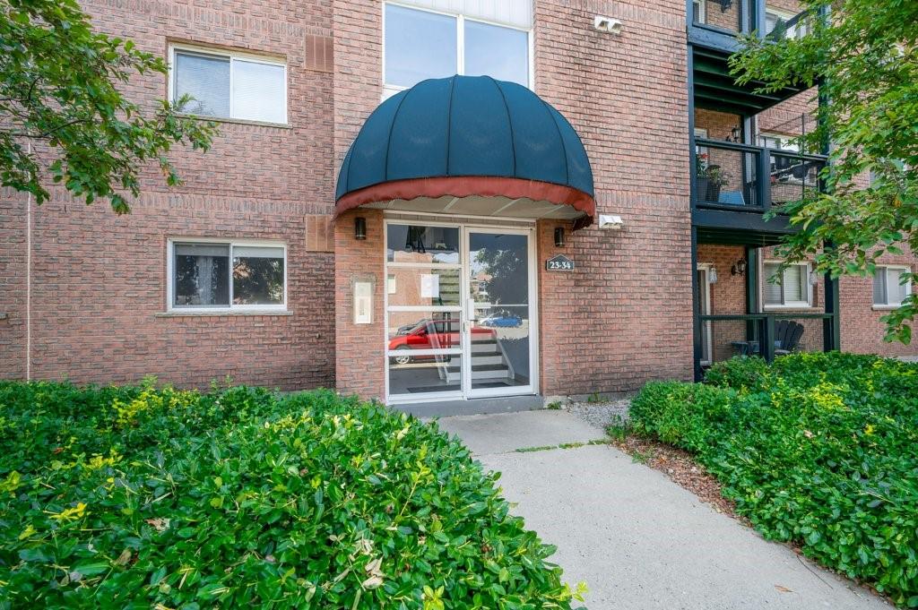 Entrance — Briarwood Condominiums, Kitchener, Toronto