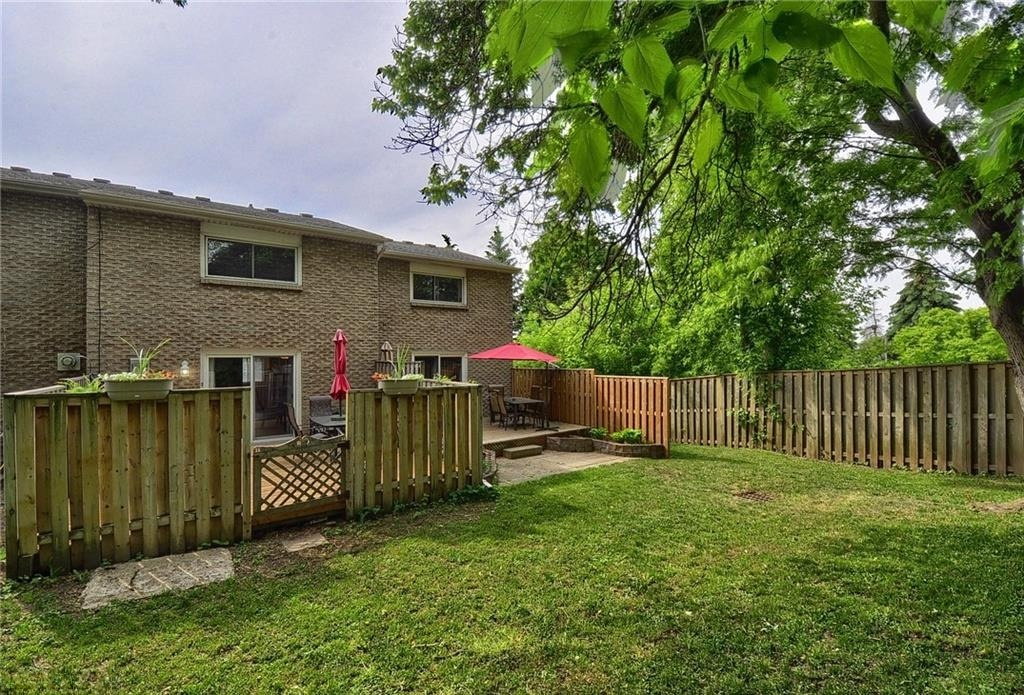 121 Morgan Avenue, 121 Morgan Village