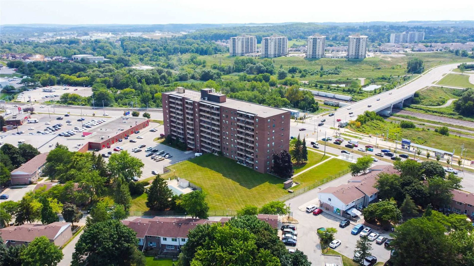 Skyline — Courtland Terrace, Kitchener, Toronto