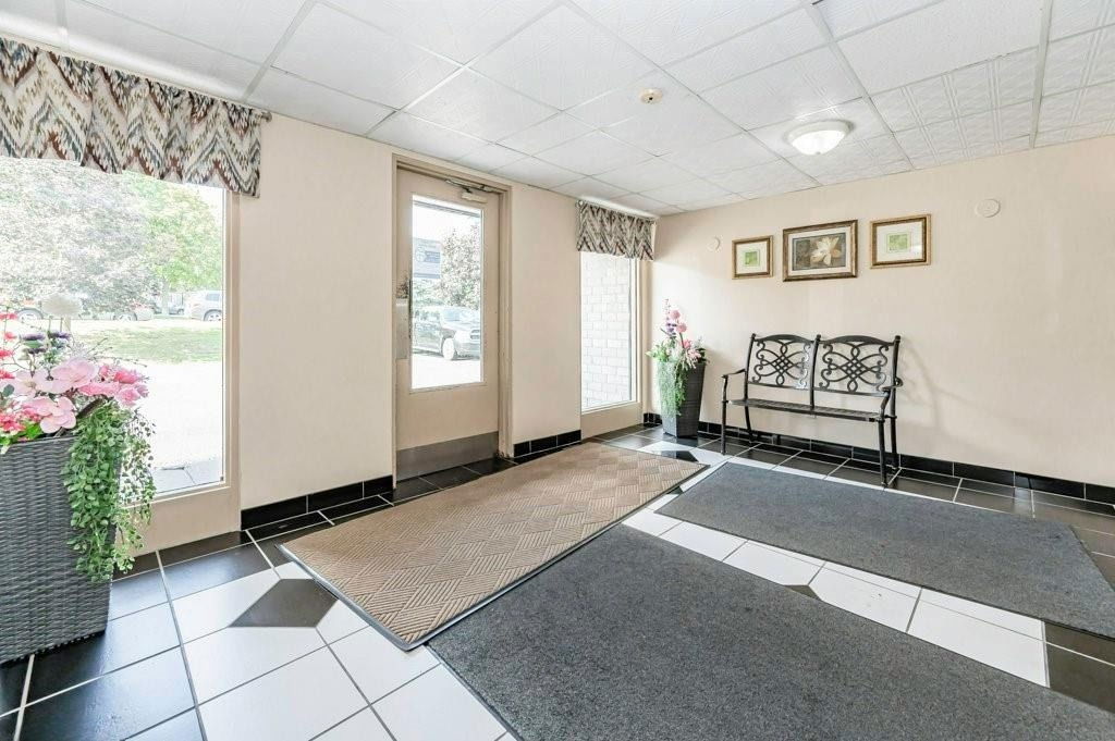 Lobby — Mooregate Crescent, Kitchener, Toronto