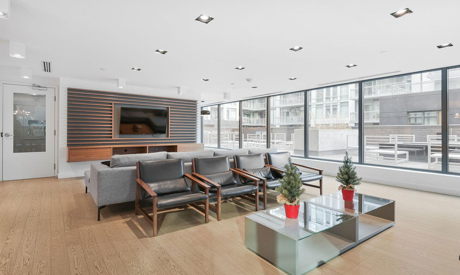 Lounge — OneEleven Condos, Downtown, Toronto