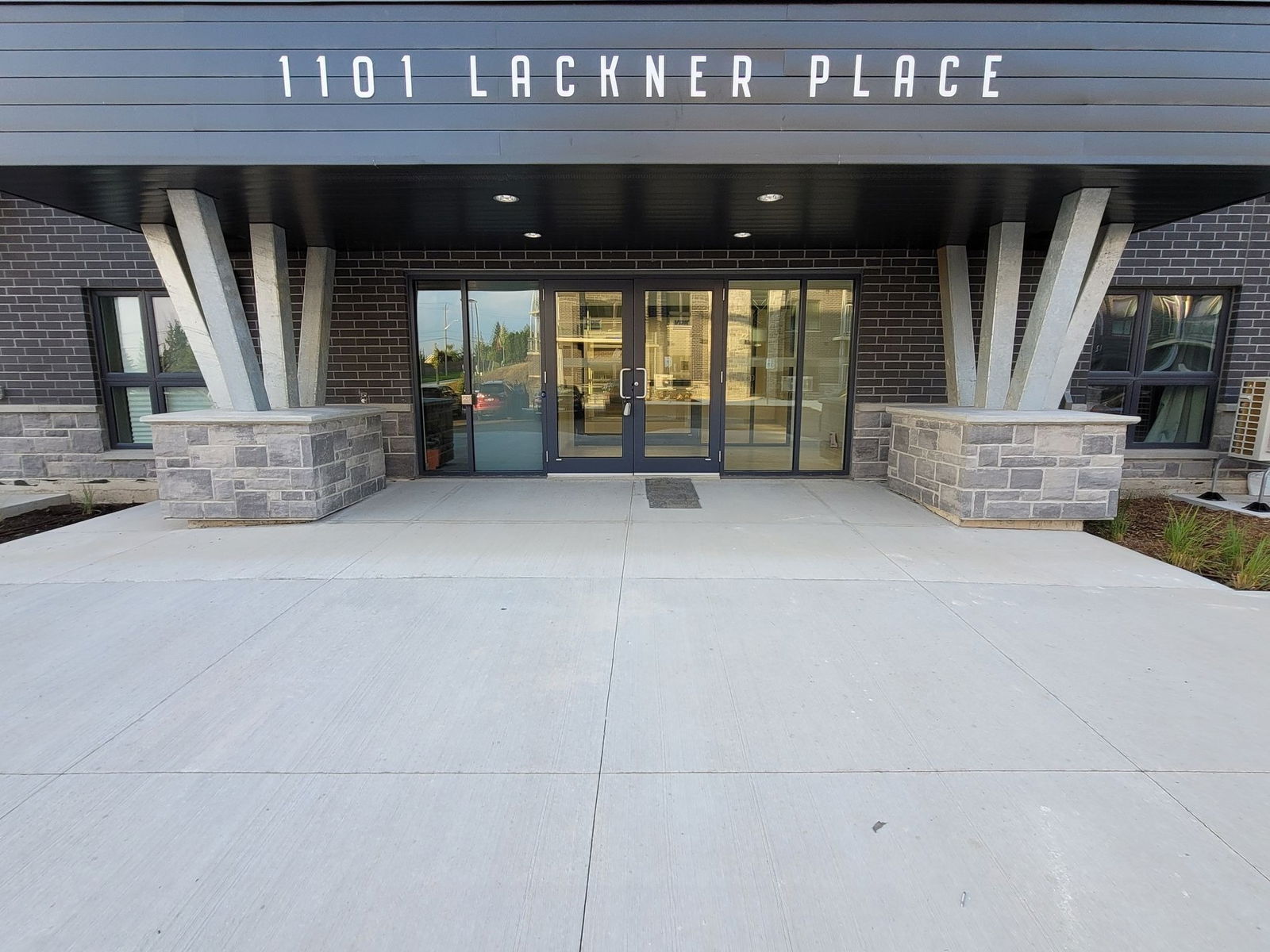 Entrance — 1101 Lackner Place, Kitchener, Toronto