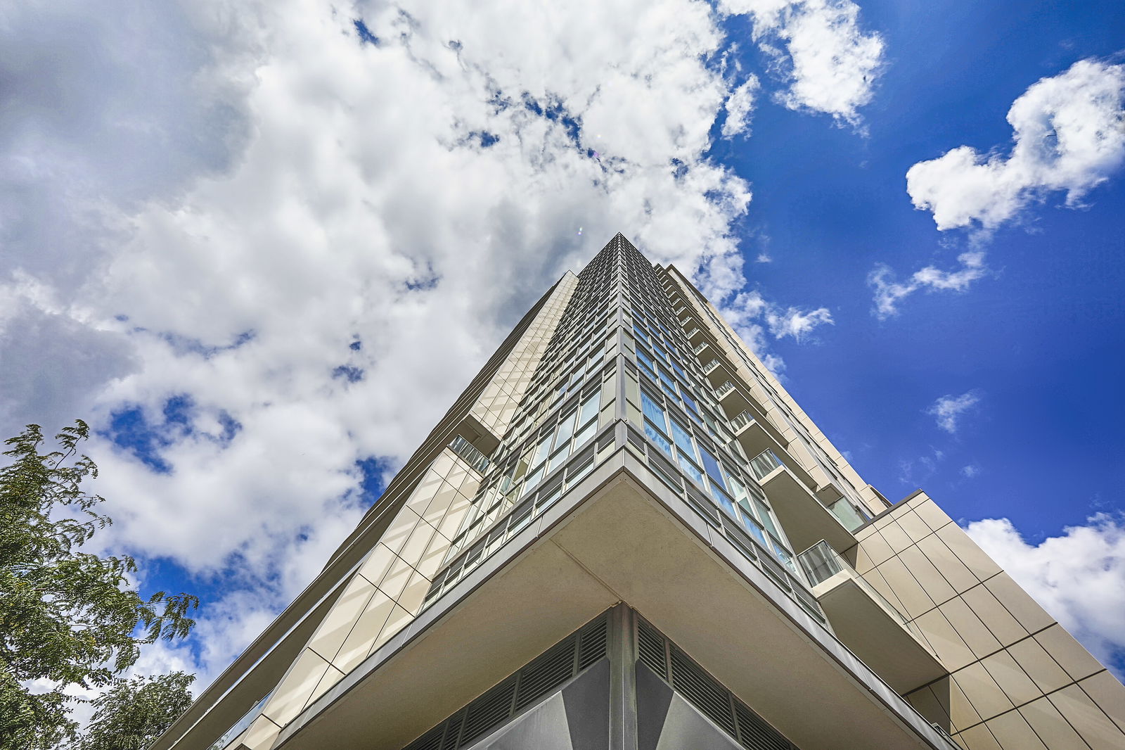 Exterior Sky — 530 St Clair West, Midtown, Toronto