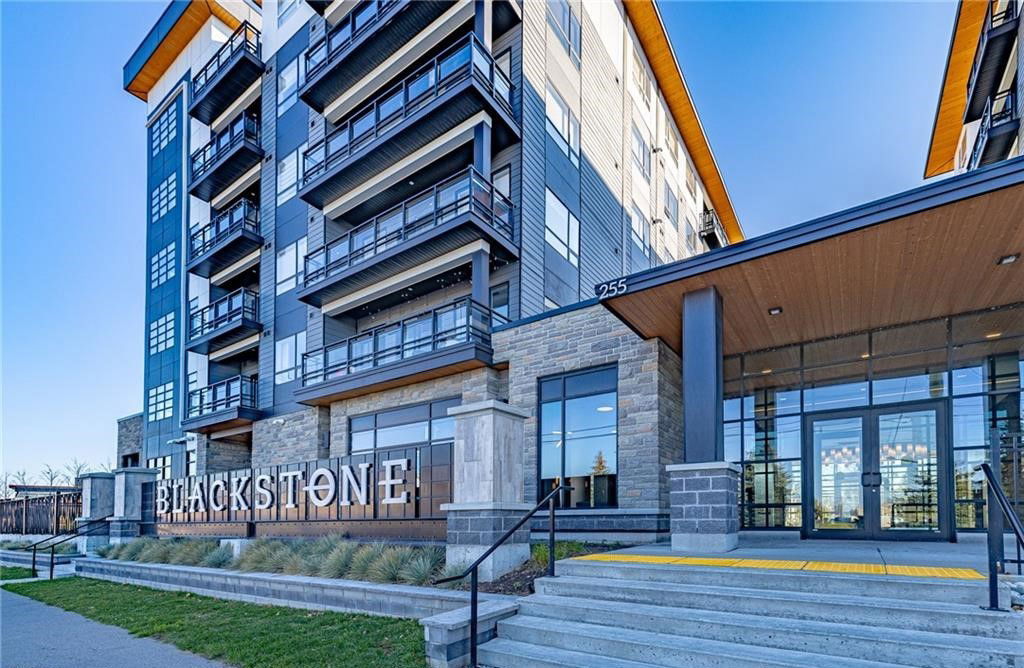 Entrance — Blackstone Condominiums, Waterloo, Toronto