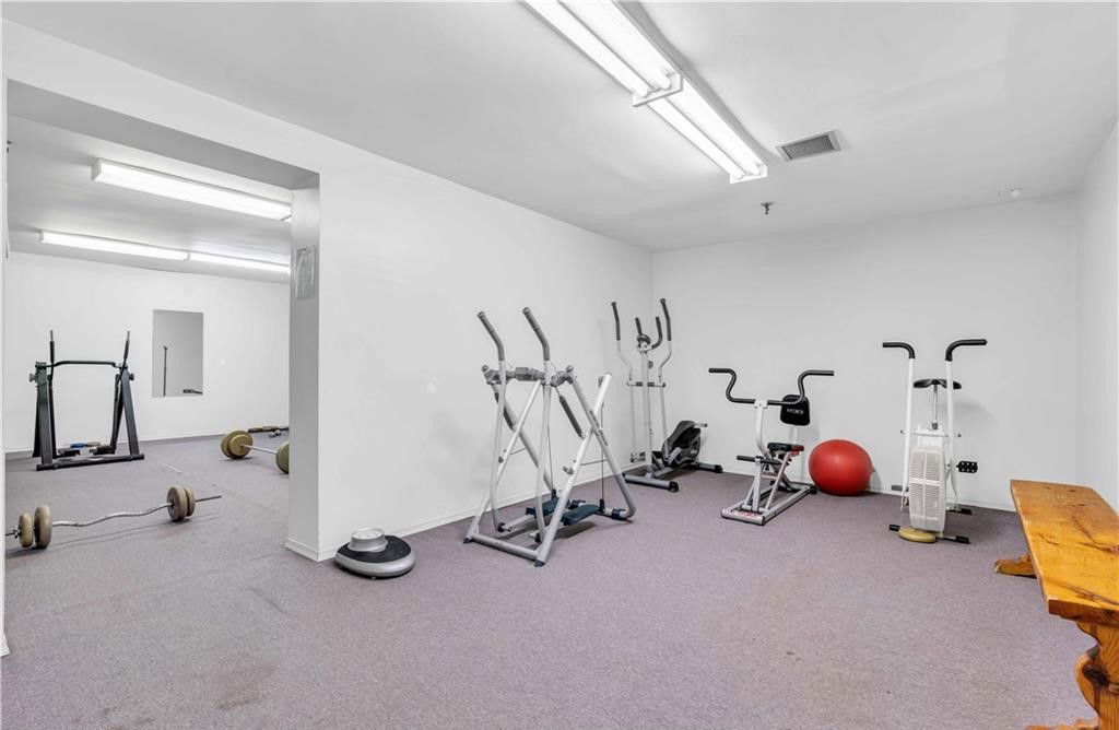 Gym — Harvard Place, Waterloo, Toronto