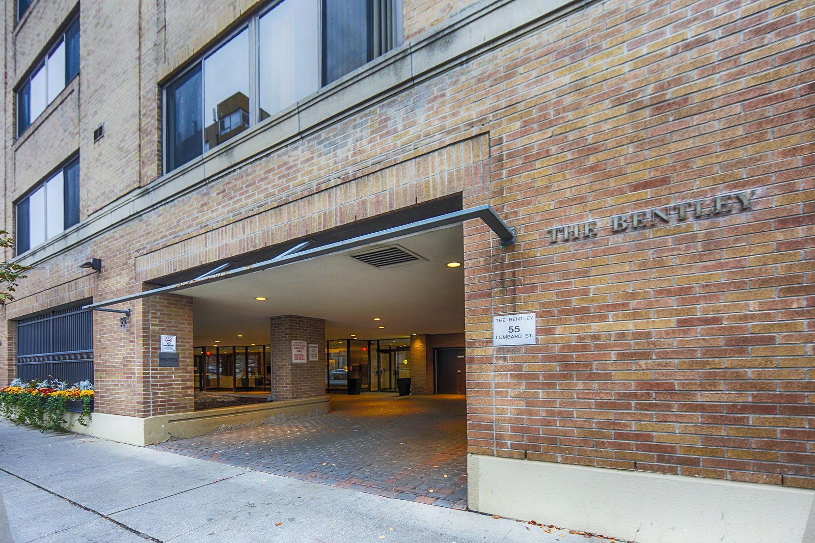 Entrance — The Bentley, Downtown, Toronto