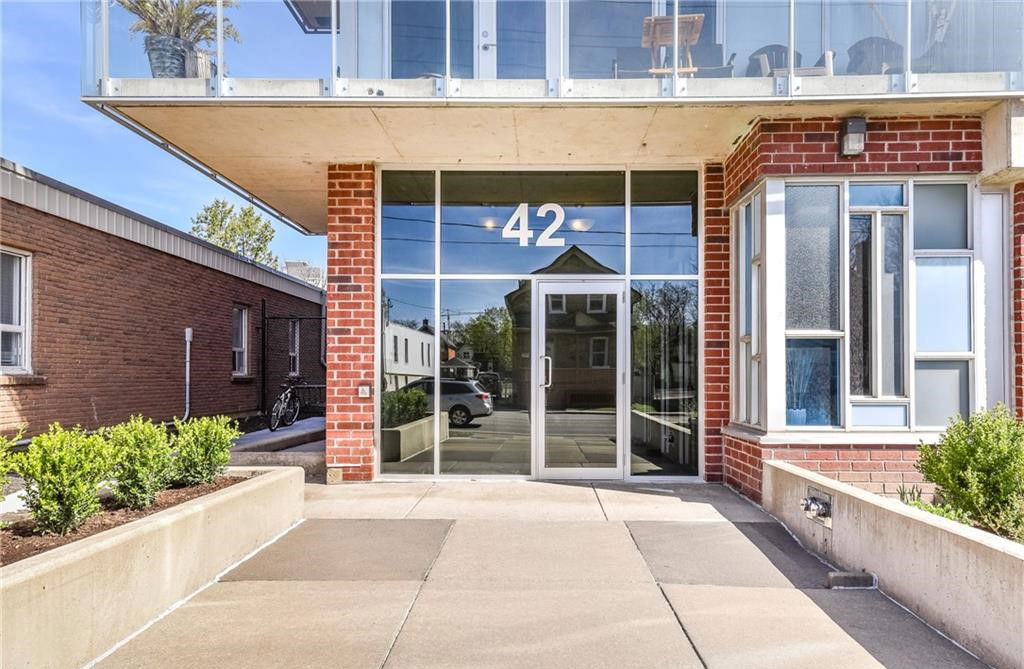 Entrance — The 42 Condos, Waterloo, Toronto