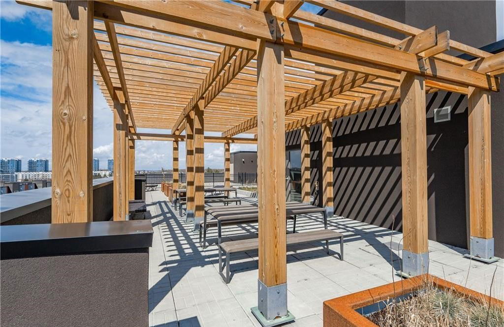 Rooftop Deck — Sage 8, Waterloo, Toronto