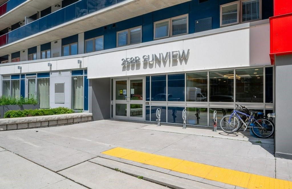 Entrance — Sunview Suites B, Waterloo, Toronto