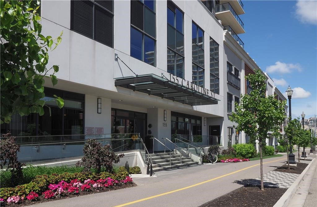 Entrance — Caroline St. Private Residences, Waterloo, Toronto