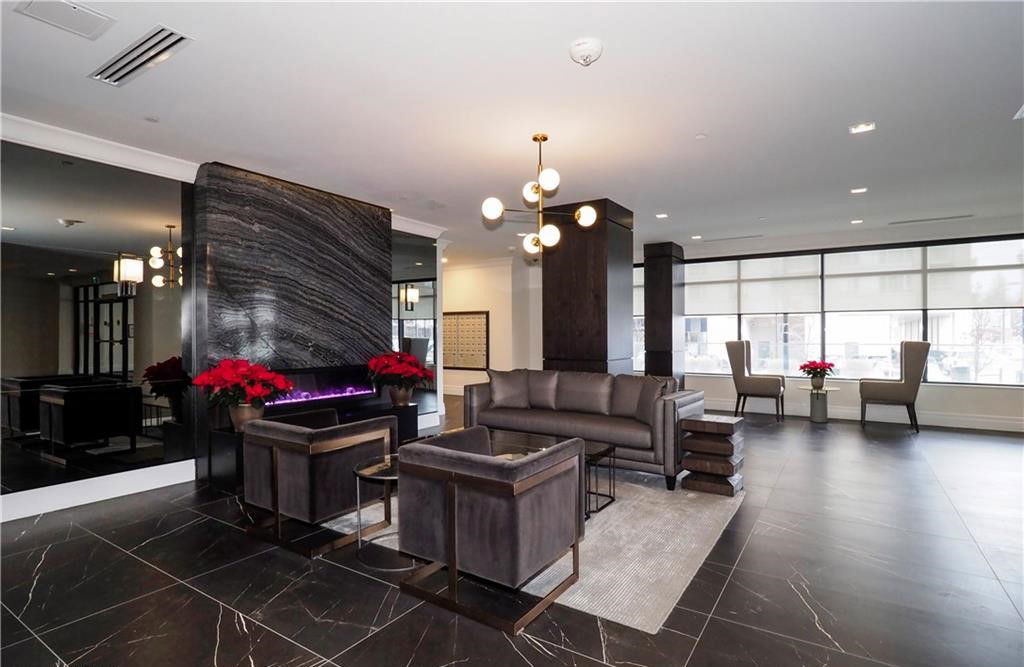 Lobby — Caroline St. Private Residences, Waterloo, Toronto