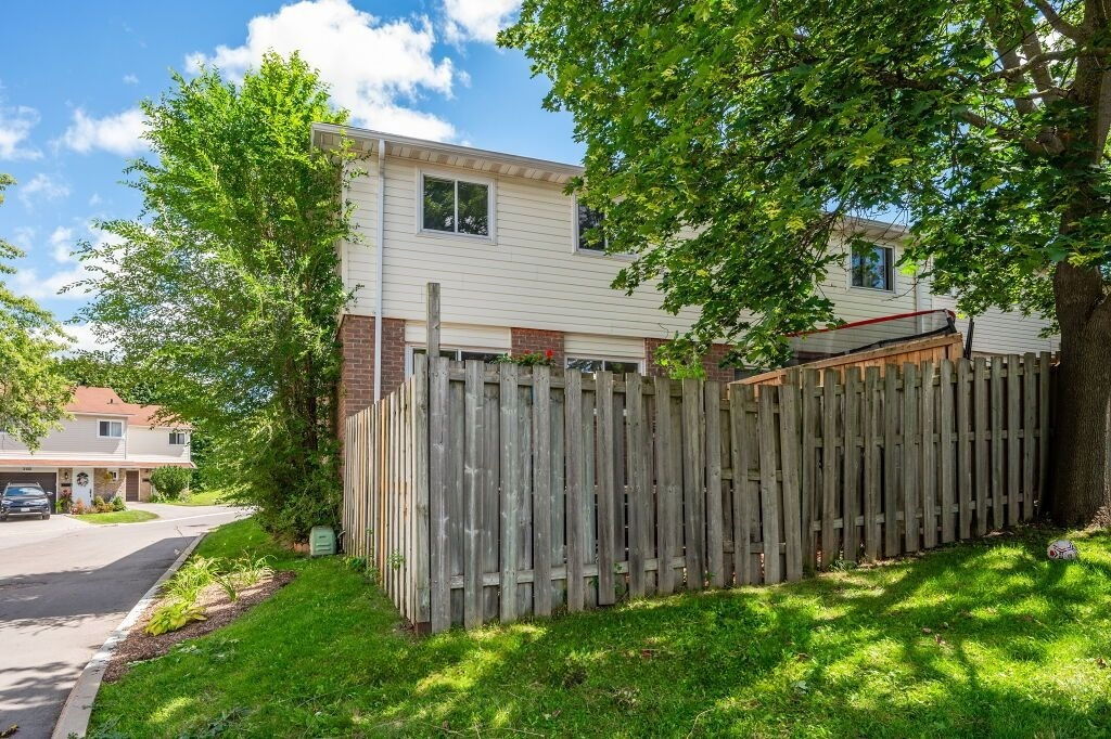 Hillside Terrace, Waterloo, Toronto