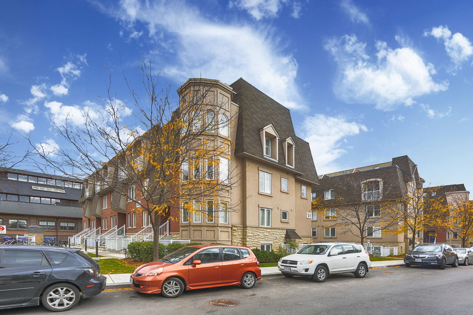 Exterior — Davenport Village Condos, West End, Toronto