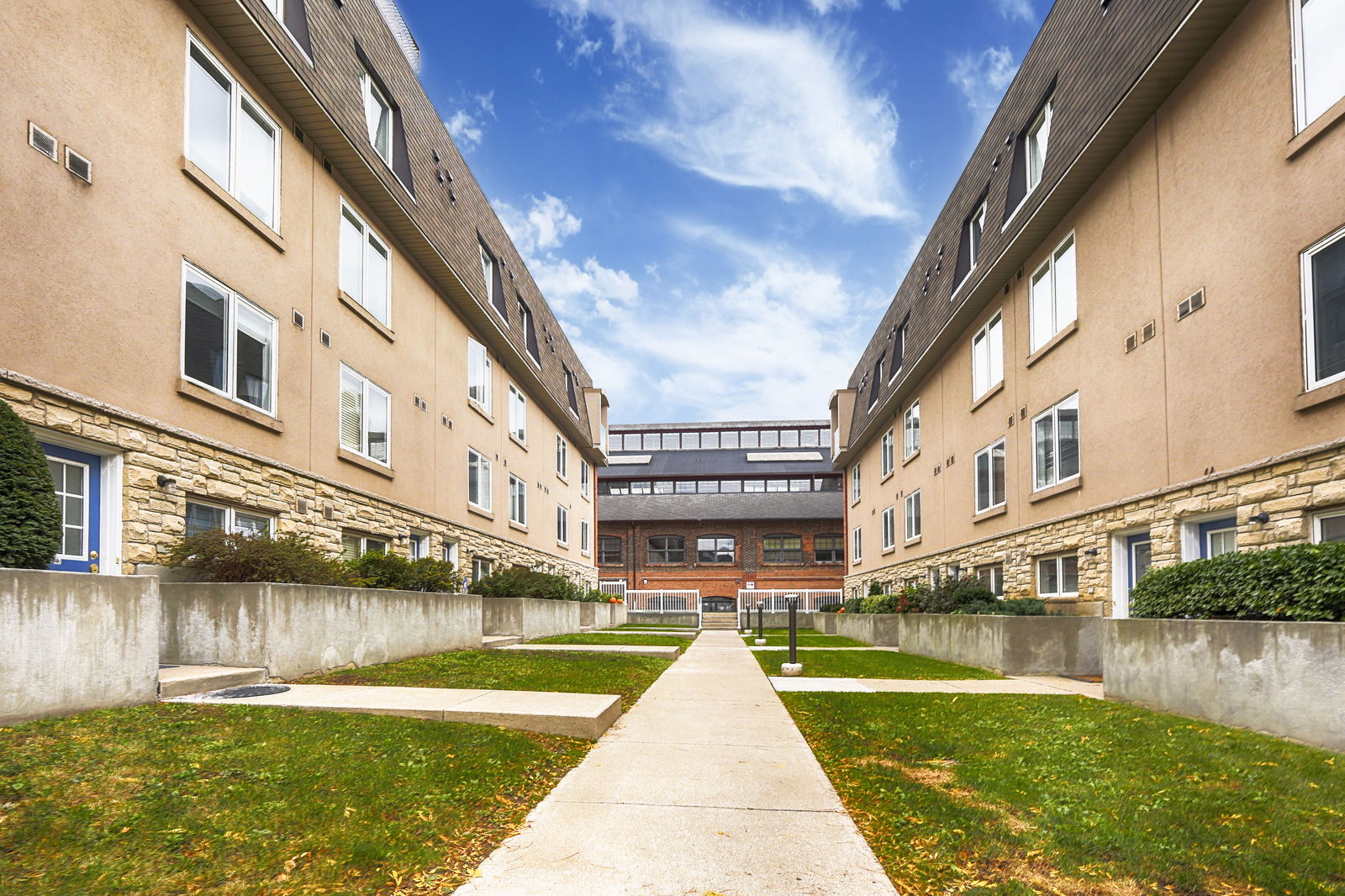 Davenport Village Condos, West End, Toronto