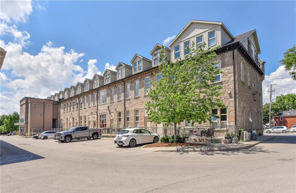 The Grand River Lofts, Cambridge, Toronto