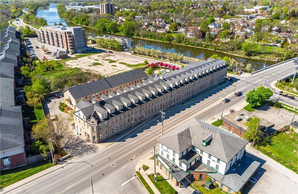 The Grand River Lofts, Cambridge, Toronto