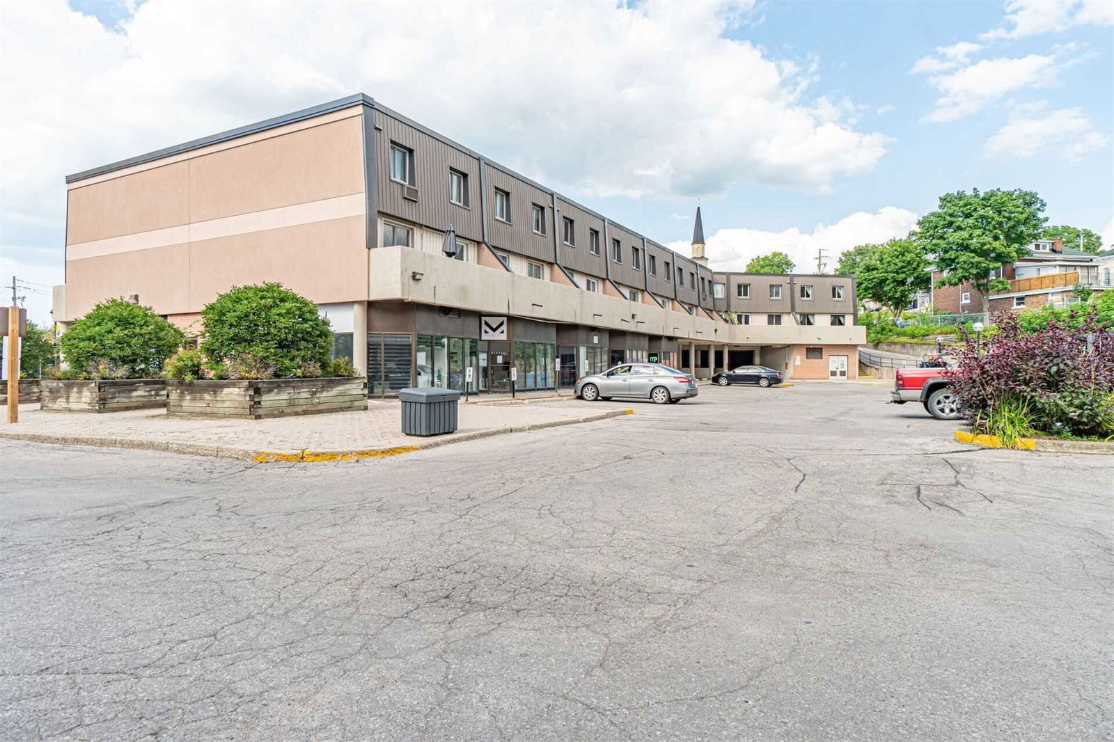 Village Square, Cambridge, Toronto