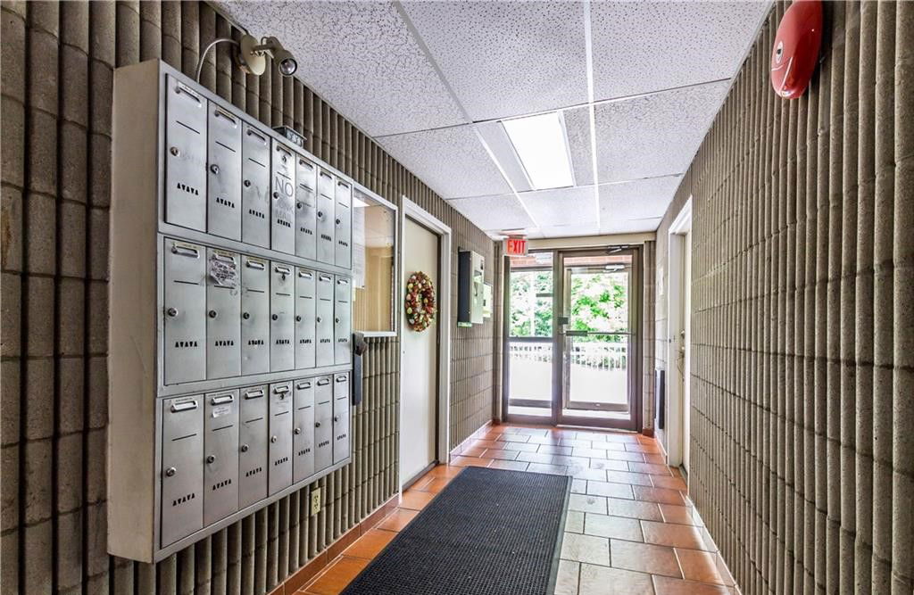 Lobby — Village Square, Cambridge, Toronto