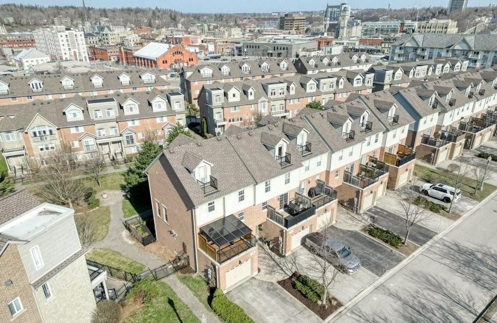 Georgian Square Condominiums, Cambridge, Toronto