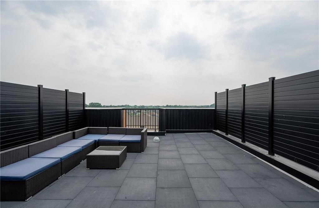 Rooftop Deck — 3900 Savoy Street, London, Toronto