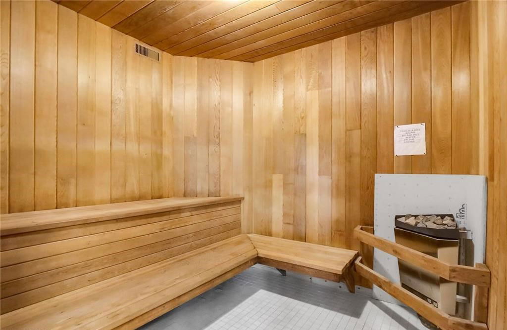 Sauna — Roseland Place II, London, Toronto