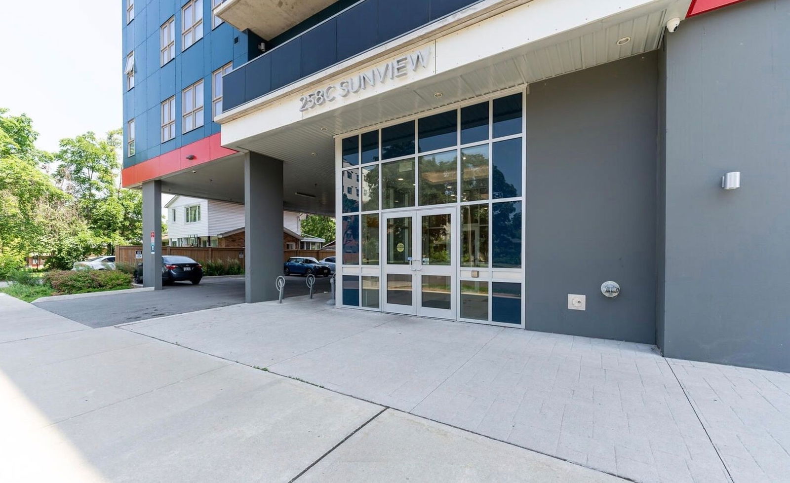 Entrance — Sunview Suites C, Waterloo, Toronto