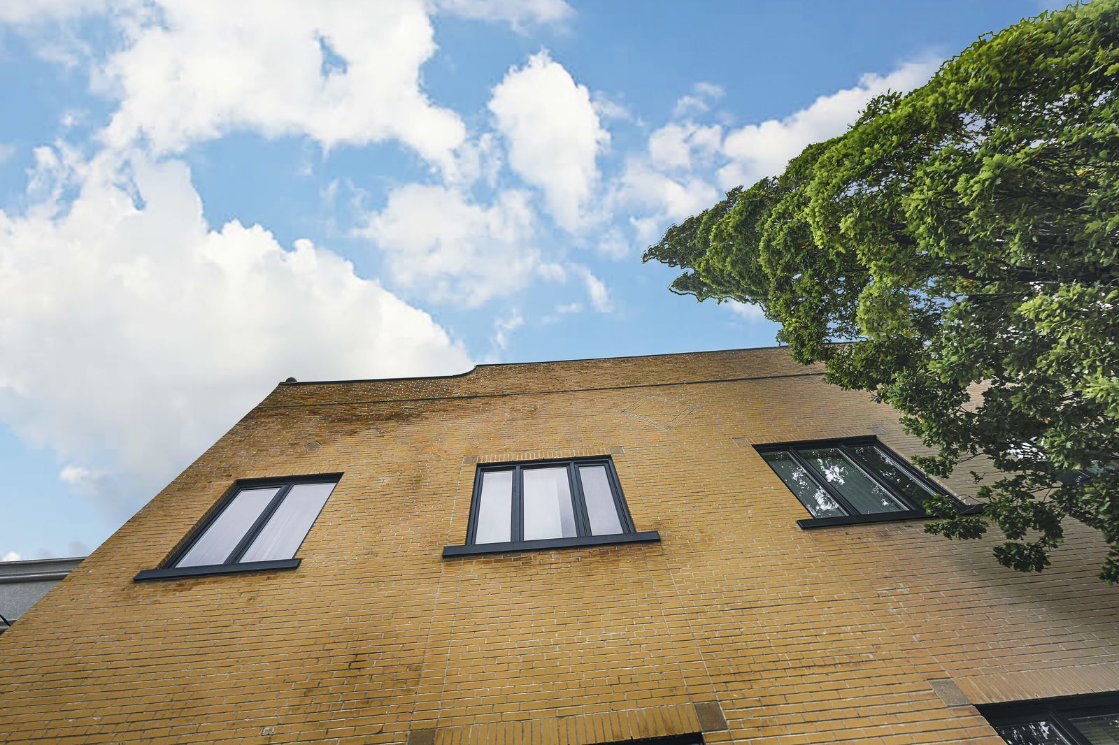 Exterior Sky — The Oxford on Markham, West End, Toronto