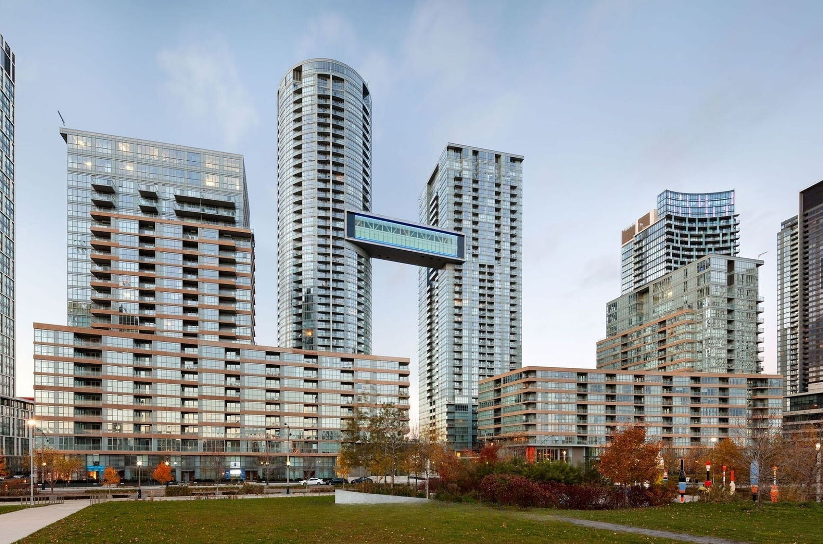 102-112 Fort York Boulevard, Downtown, Toronto