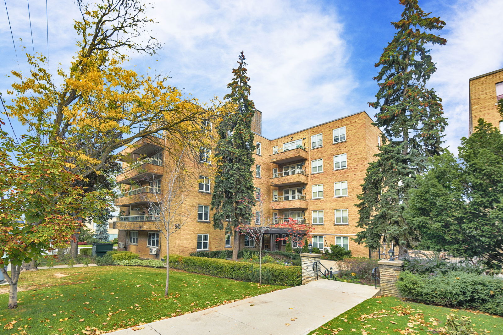 Exterior — The Courtyards of Upper Forest Hill, Midtown, Toronto