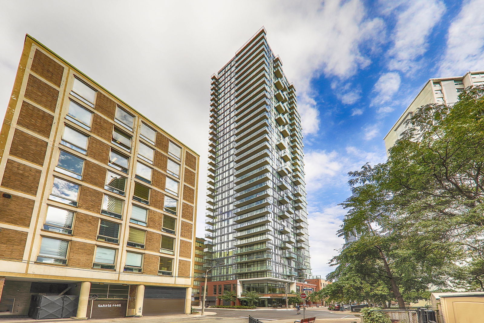 Exterior — Nicholas Residences, Downtown, Toronto