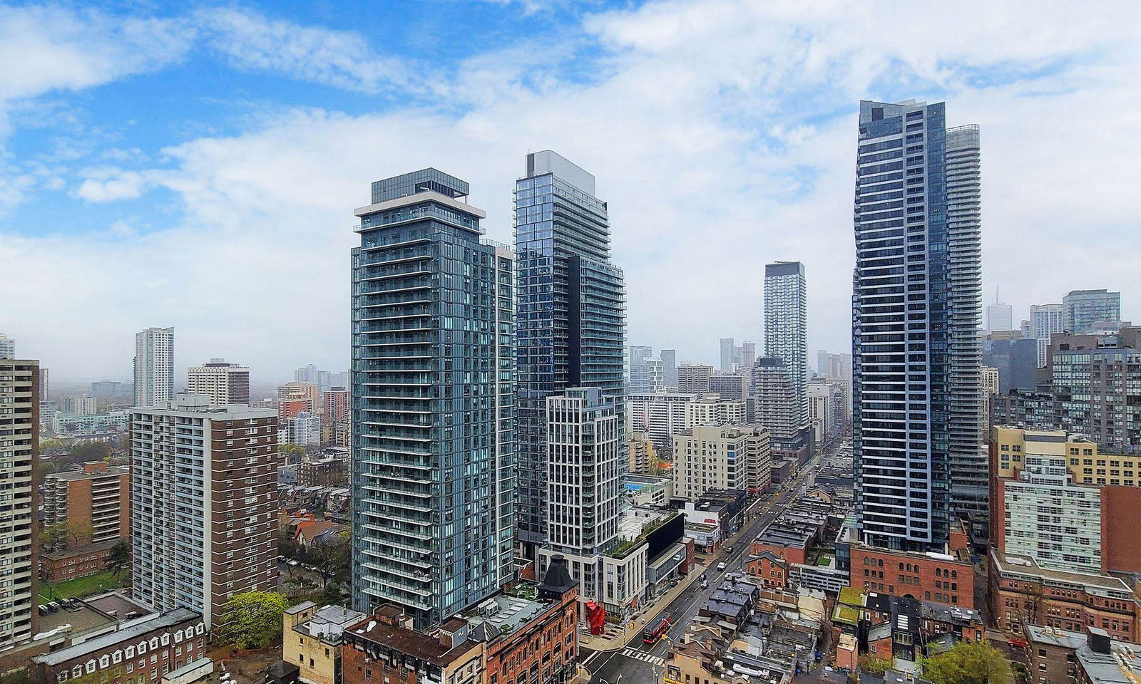 Skyline — Nicholas Residences, Downtown, Toronto