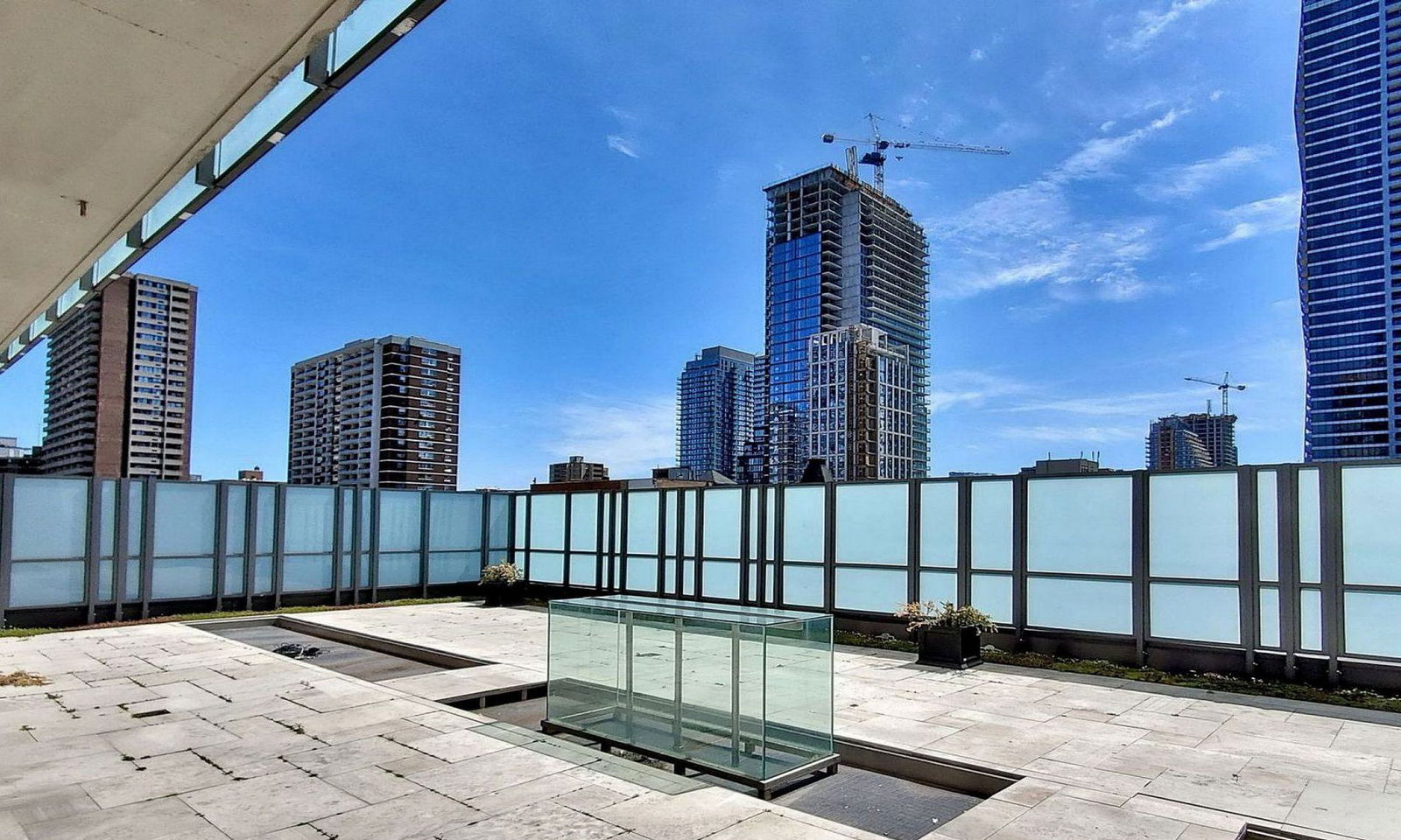 Rooftop Deck — Nicholas Residences, Downtown, Toronto