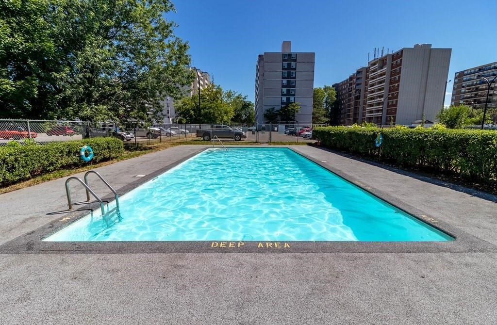 Pool — Geneva On The Park Condominiums, St. Catharines, Toronto