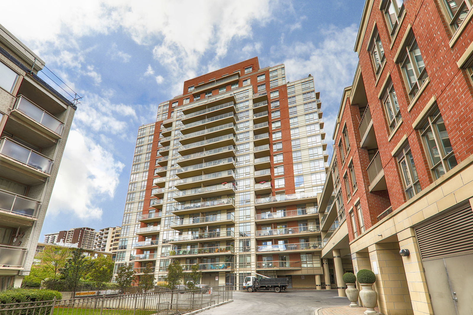 Exterior — 900 Mount Pleasant Condos, Midtown, Toronto