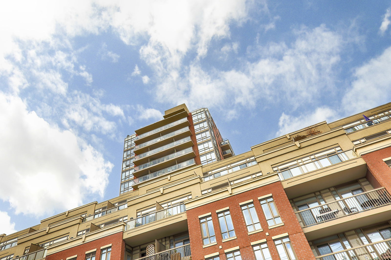 Exterior Sky — 900 Mount Pleasant Condos, Midtown, Toronto