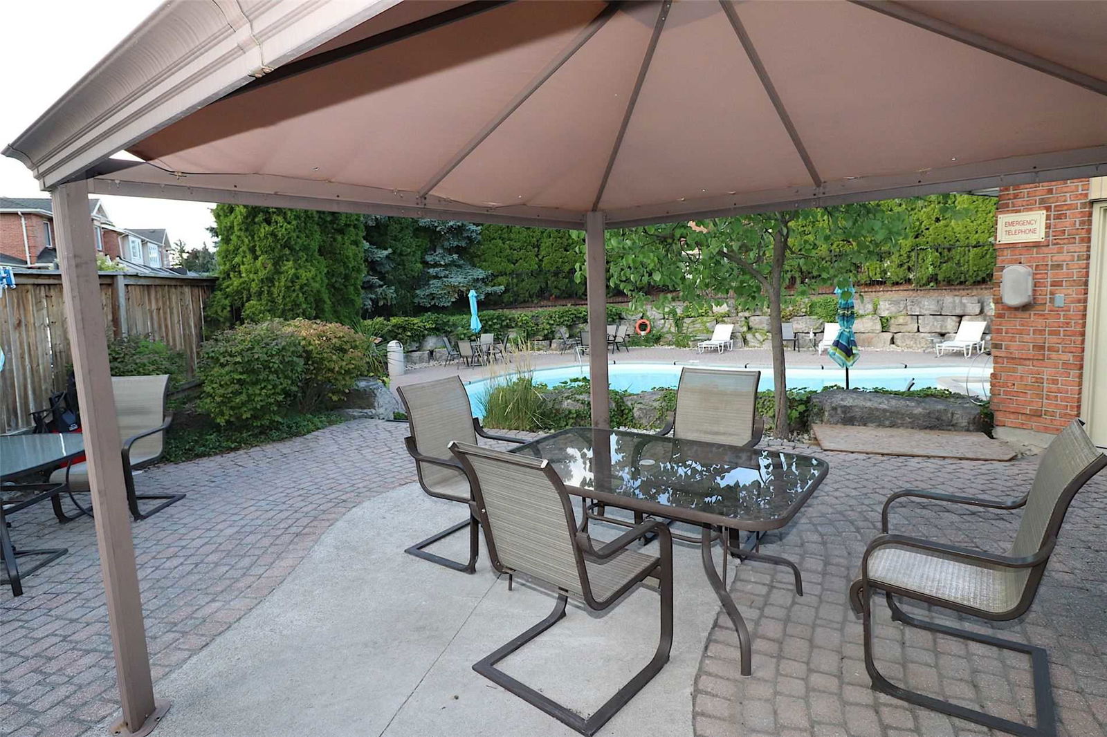 Patio — Pine Ridge Estates, St. Catharines, Toronto