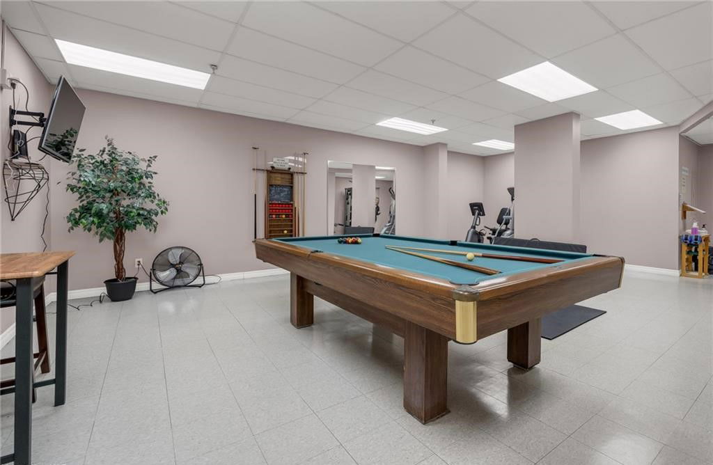 Game Room — Meadowvale Green Condominium, St. Catharines, Toronto