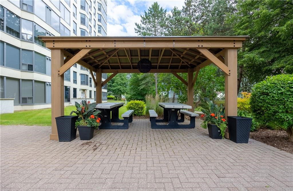 Patio — Meadowvale Green Condominium, St. Catharines, Toronto