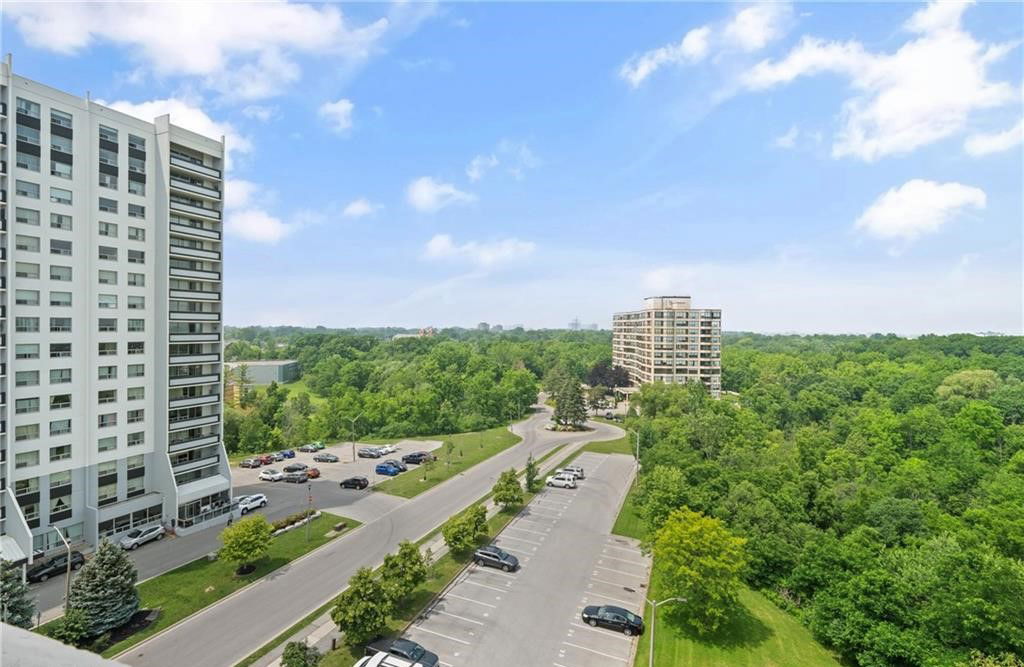 Skyline — Canadian Tower, St. Catharines, Toronto