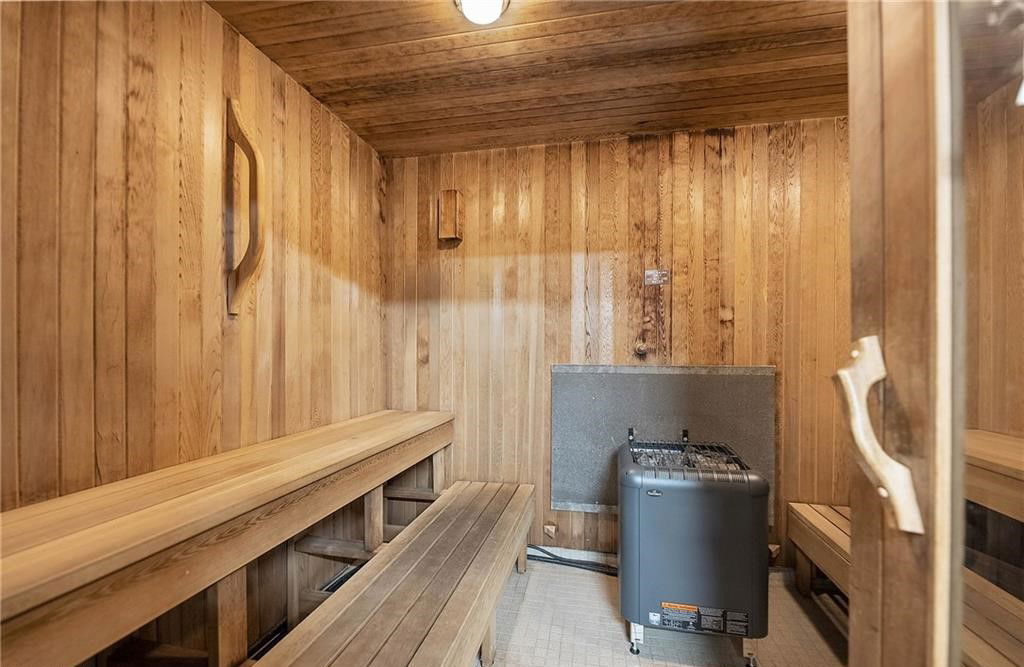 Sauna — Canadian Tower, St. Catharines, Toronto