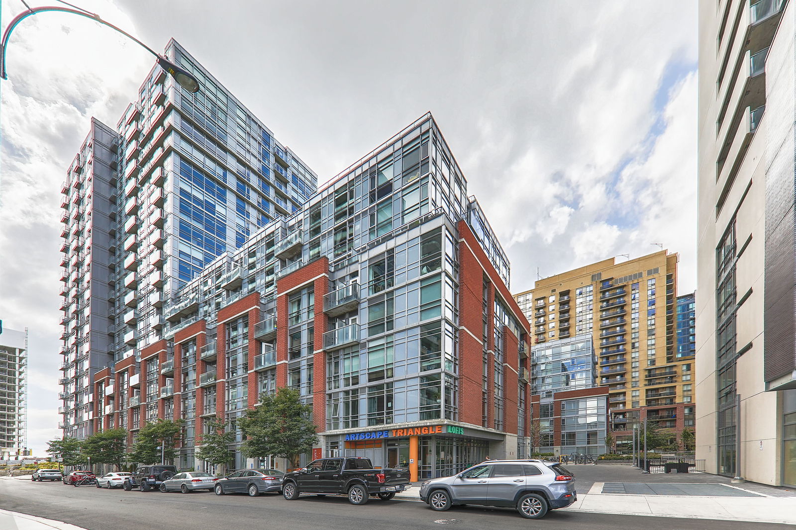 Exterior — Artscape Triangle Lofts, West End, Toronto