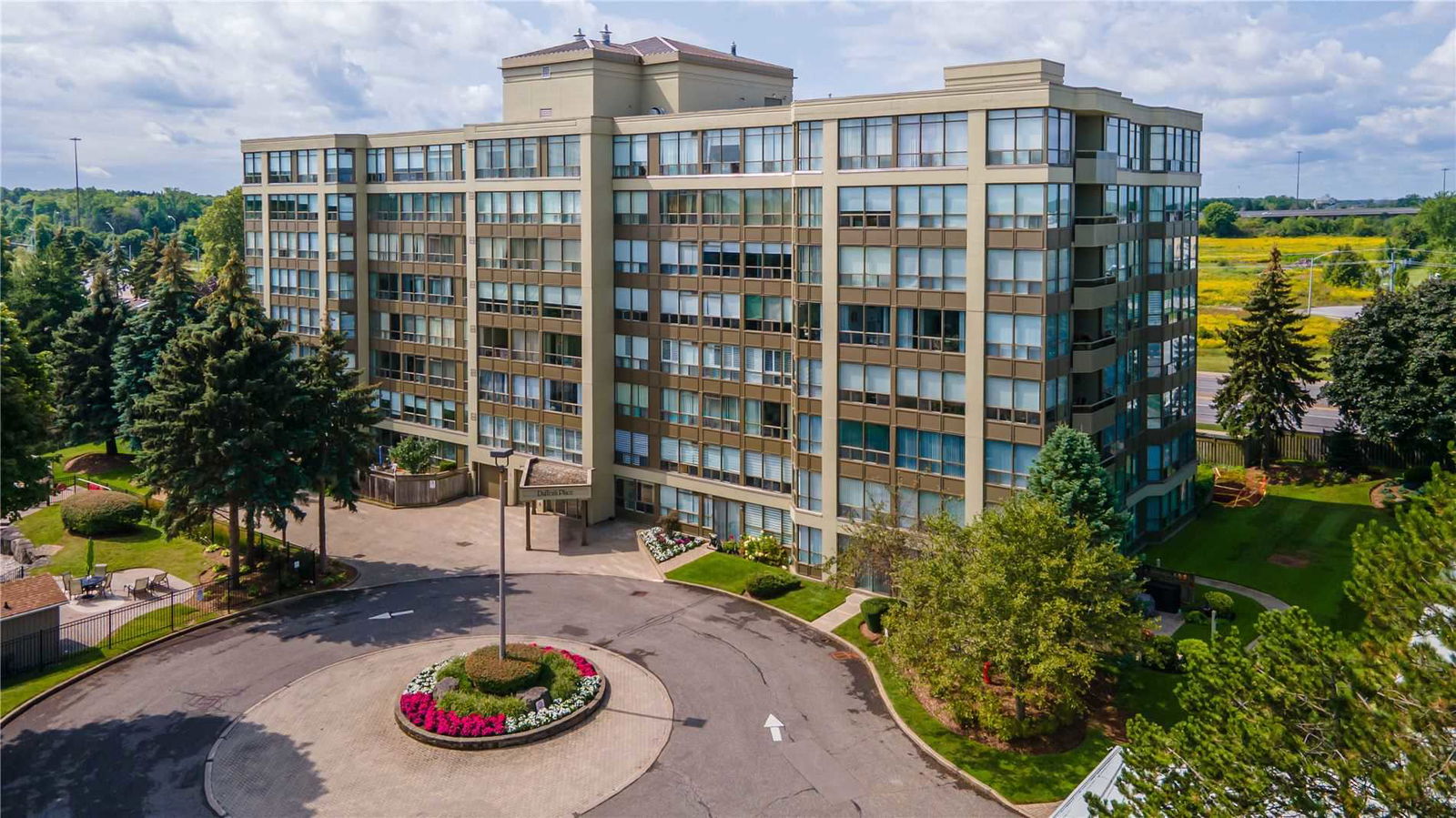 Dufferin Place, Niagara Falls, Toronto