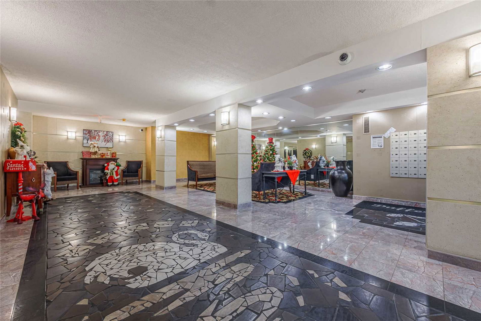 Lobby — Dufferin Place, Niagara Falls, Toronto