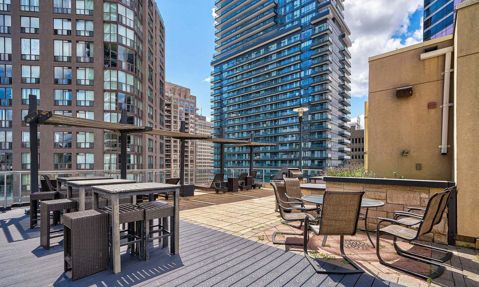 Rooftop Deck — Eleven Residences, Downtown, Toronto