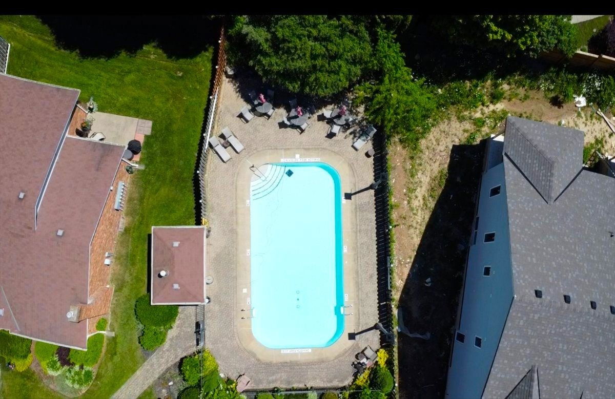 Pool — Mount Forest Village, Niagara Falls, Toronto