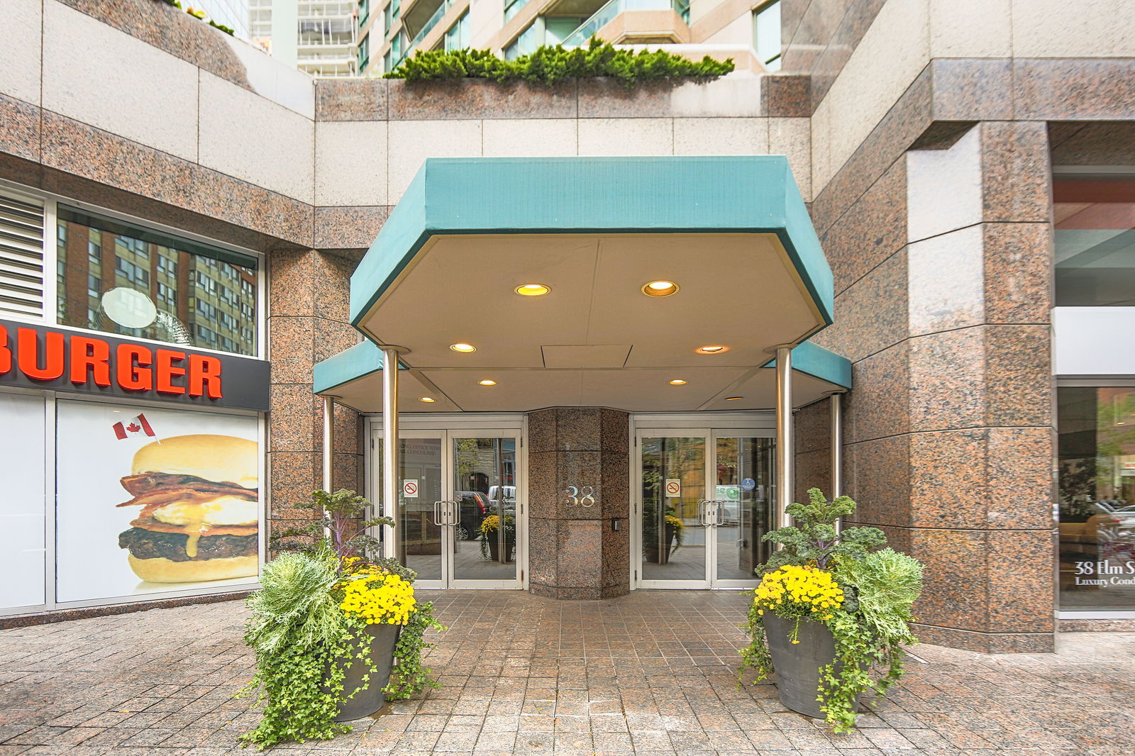 Entrance — Minto Plaza, Downtown, Toronto