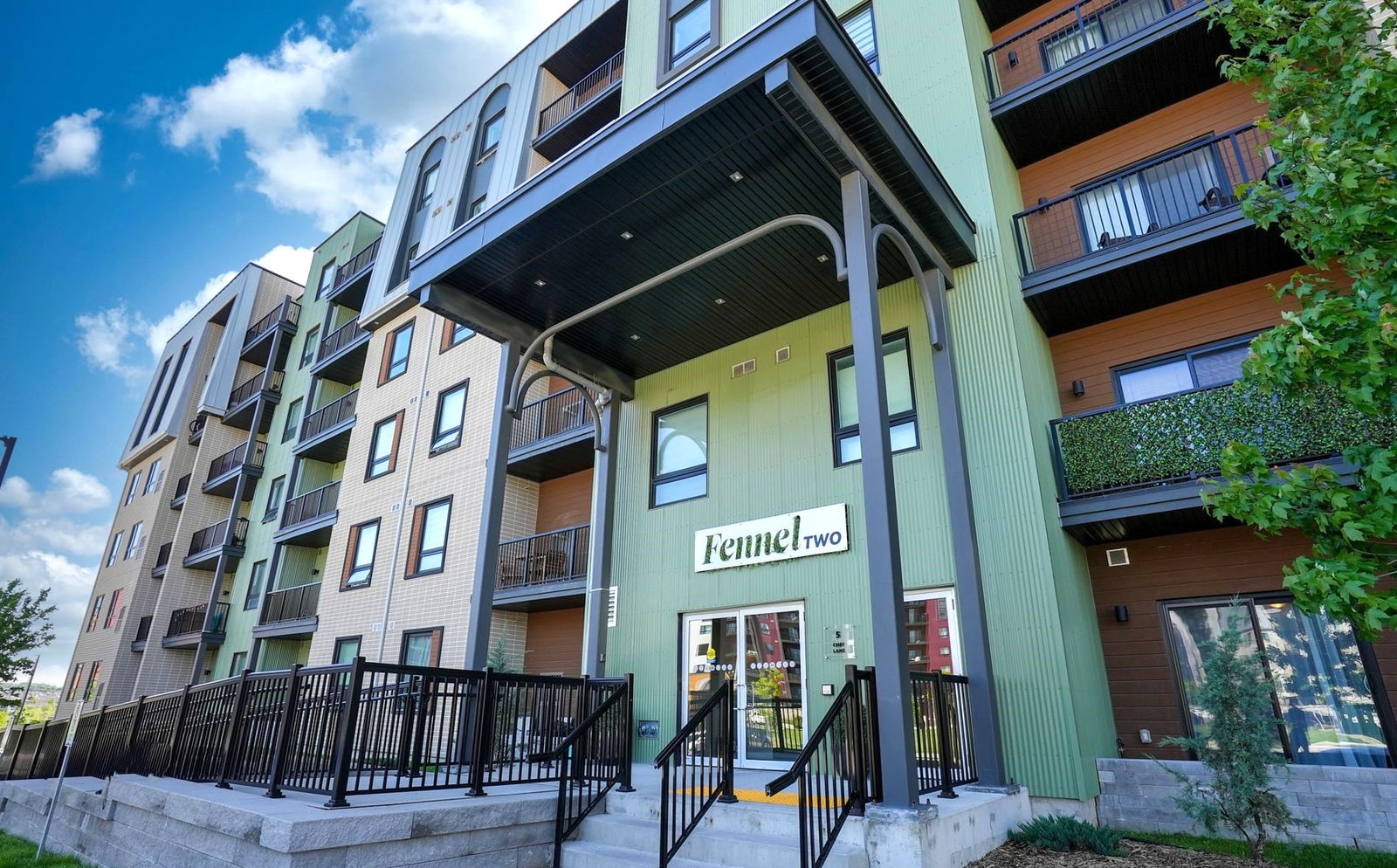 Entrance — Bistro 6 Condos Fennel Two, Barrie, Toronto